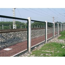 青海铁路护栏网,长期供应各种型号护栏网,铁路护栏网